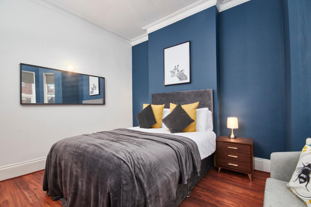 5 Bed House In Leamington Spa Perfect For Contractors With 7 Beds By Purestay - 14 Night Min! エクステリア 写真