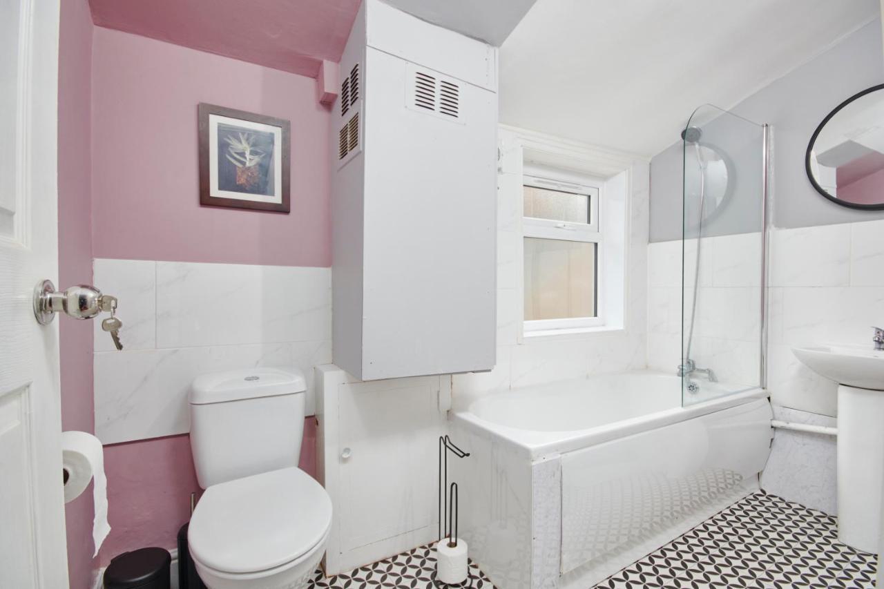 5 Bed House In Leamington Spa Perfect For Contractors With 7 Beds By Purestay - 14 Night Min! エクステリア 写真