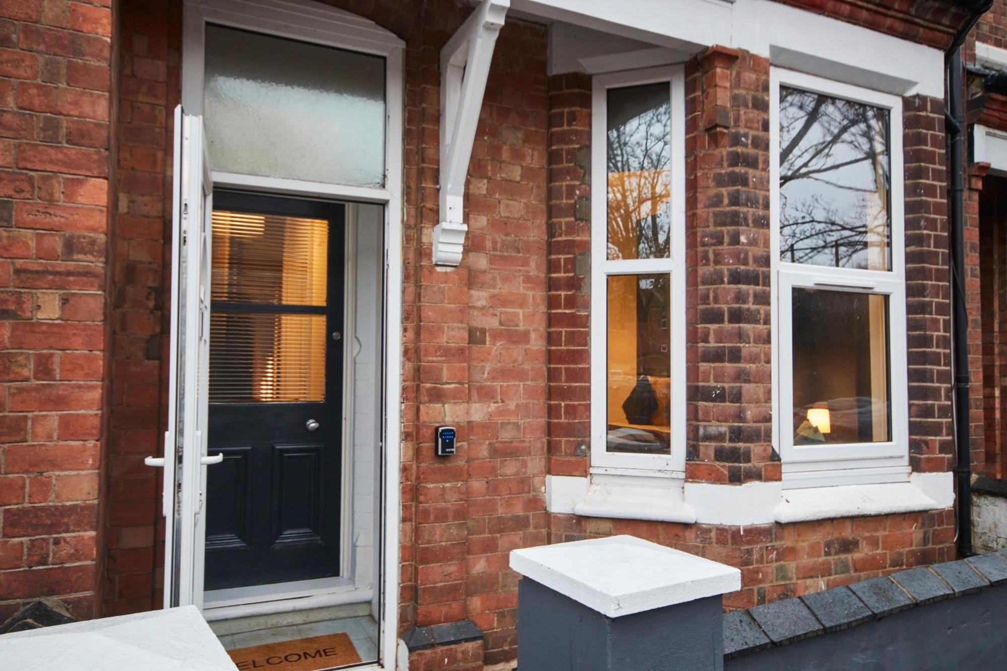 5 Bed House In Leamington Spa Perfect For Contractors With 7 Beds By Purestay - 14 Night Min! エクステリア 写真